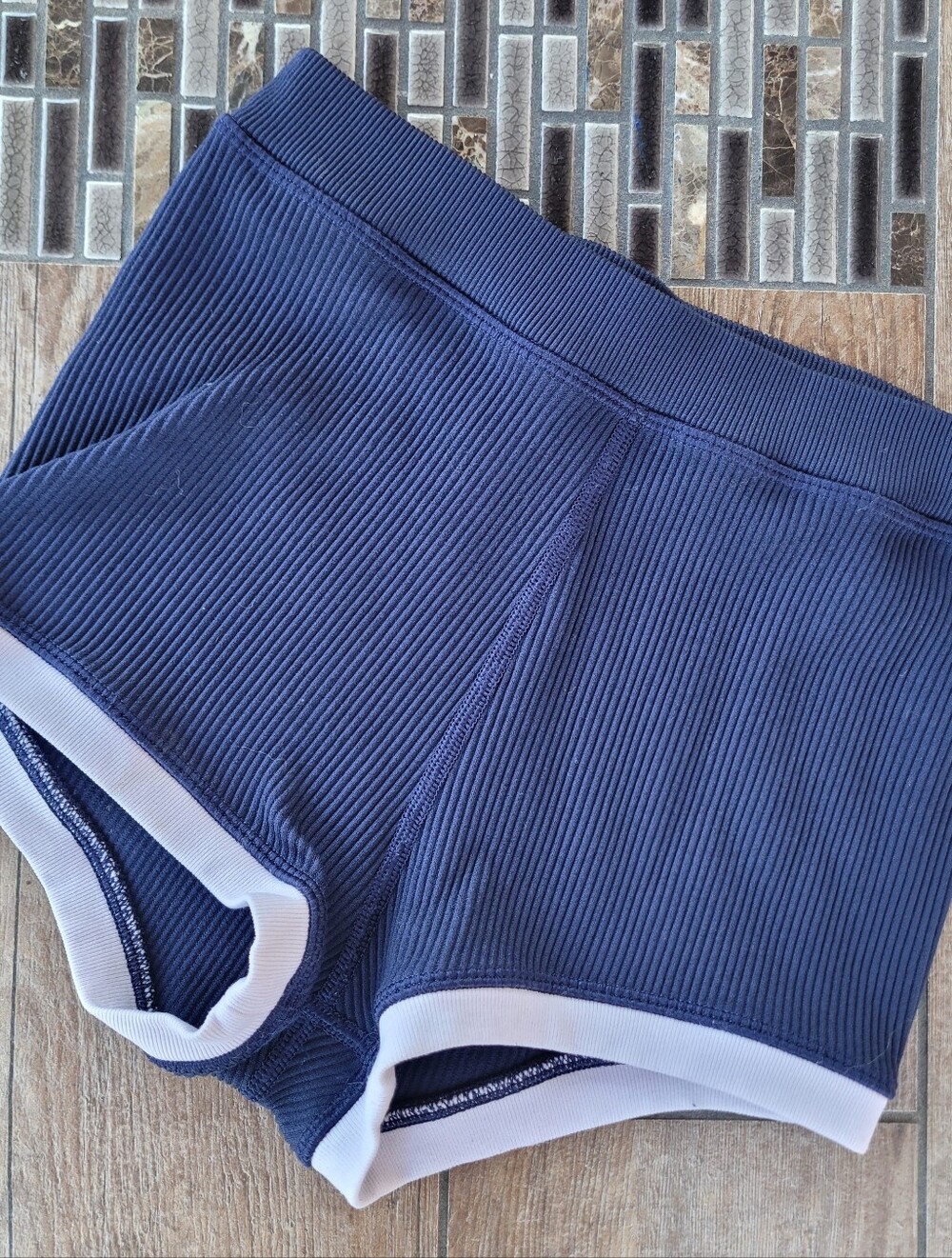 Aerie Offline Super Court Shortie Shorts Mid Rise 2in Inseam Size S